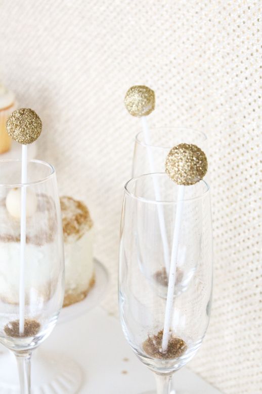 Свадьба - DIY // How To Add Sparkle To The Table.