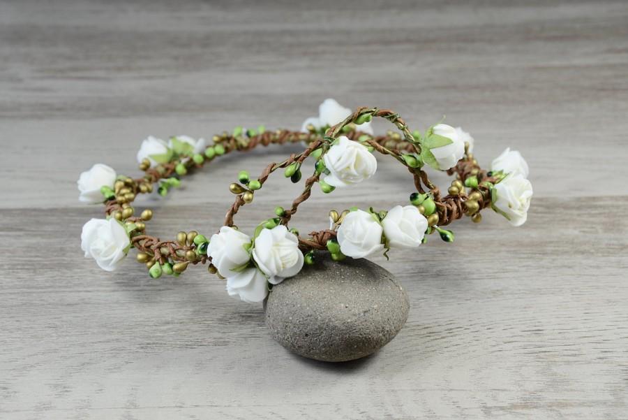 Mariage - Woodland Wedding head wreath,White Roses and gold green berries Flower crown, bridal flower tiara,  flower girl accessory, rustic headpiece