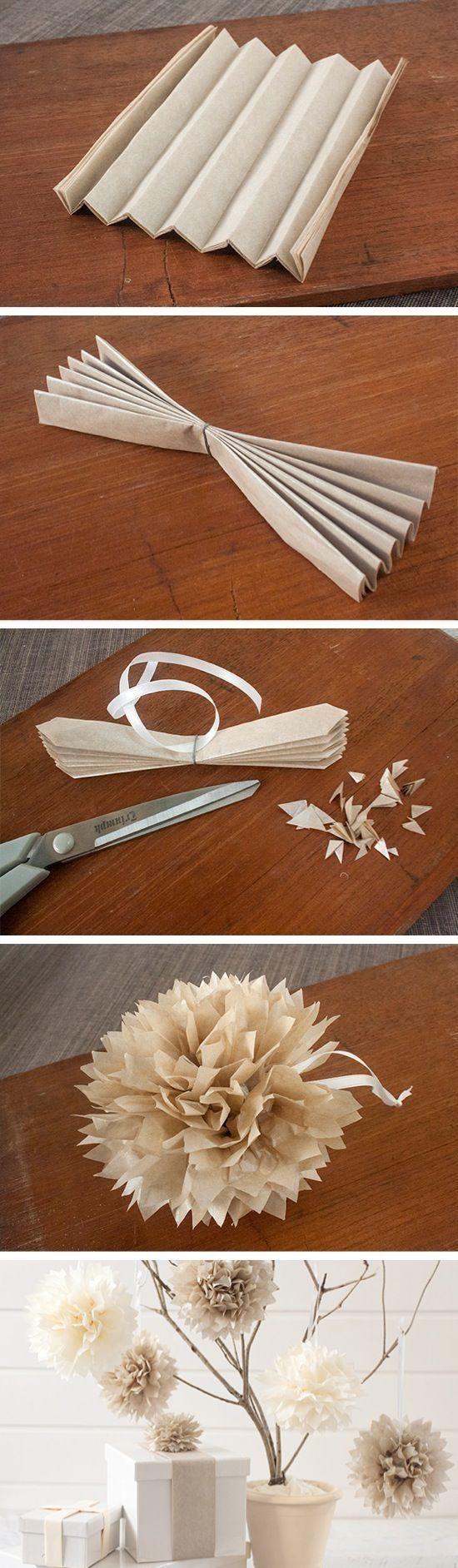 Hochzeit - Tissue Paper Pom Poms