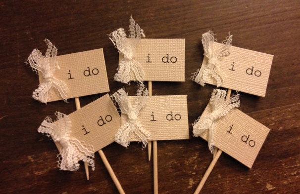 Hochzeit - I Do cupcake toppers, rustic wedding cupcake tags, Burlap & lace cupcake toothpicks, I Do tag, baby shower cupcake tags, cupcake toppers