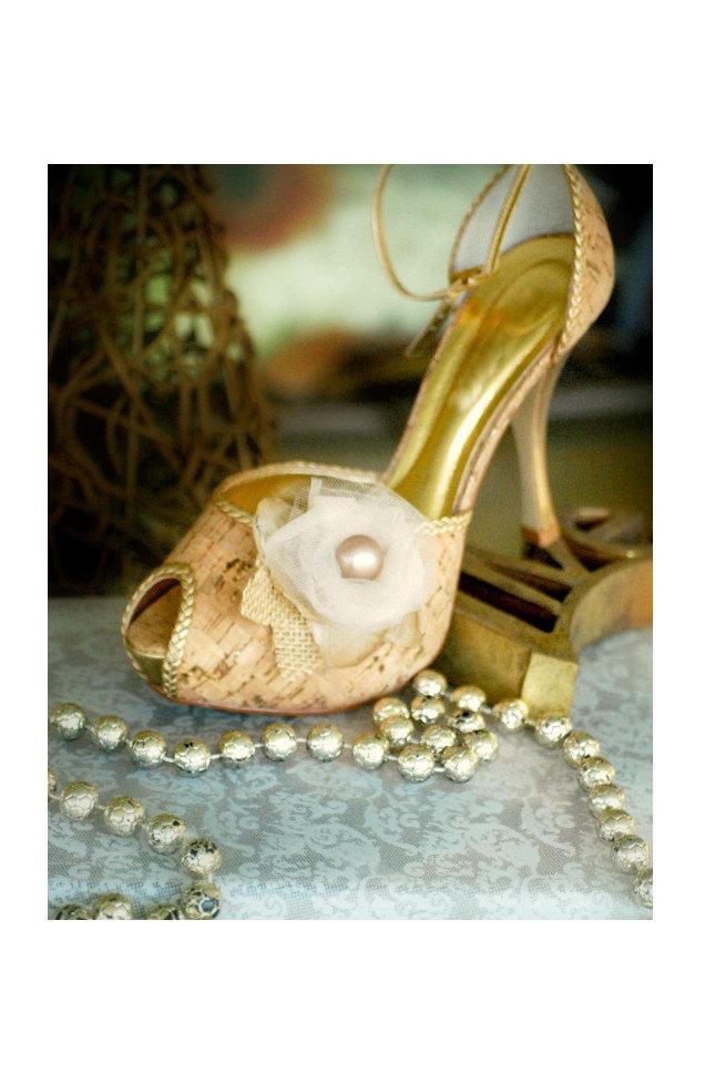 Wedding - Burlap Leaves & Tulle Shoe Clips. Champagne Ivory Rosette - Pearl Gem. Etsy Handmade. Sand Tan Natural Pantone 2015, Bride Bridal Bridesmaid