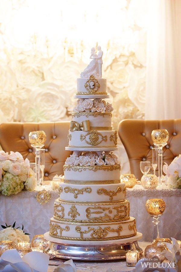Свадьба - Multilayered Couple Wedding Cake