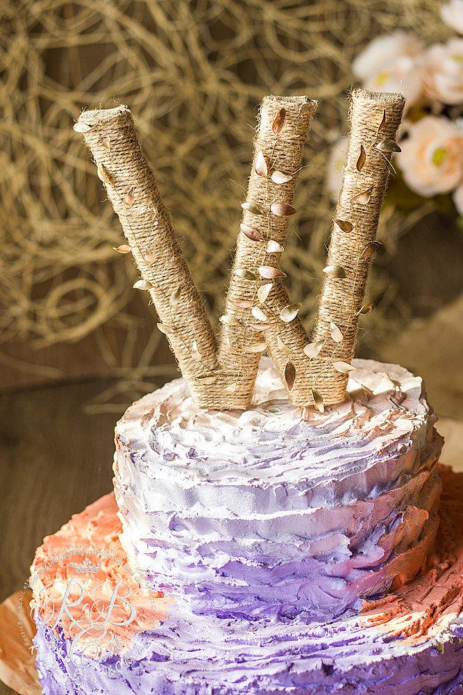 Mariage - Rustic wedding cake topper, letter cake topper, monogram, personalized, custom cake decoration, barn wedding decor, alphabet party favor