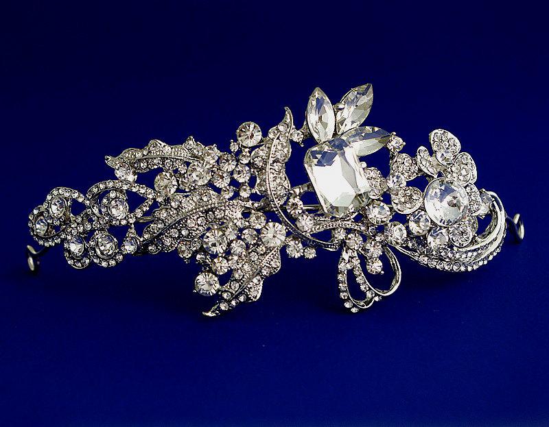 Hochzeit - Art deco  leaf tiara, Swarovski floral crown, Sparkling bridal headpiece, Vine design headpiece, Bridal tiara, Wedding hendband