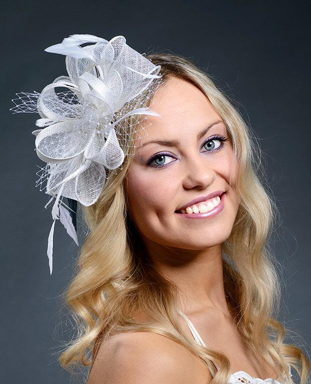 Wedding - White fascinator for weddings, Ascot, Derby. Gorgeous white fascinator hat with feathers and veil