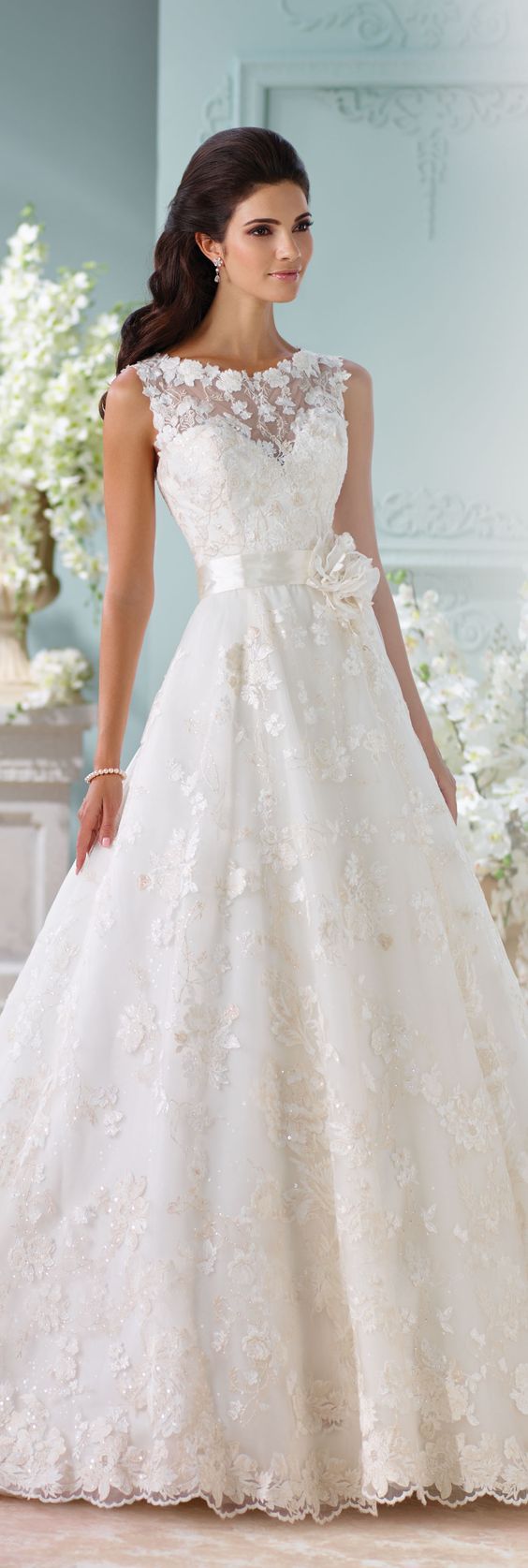 Hochzeit - Wedding Dress With Lace Back