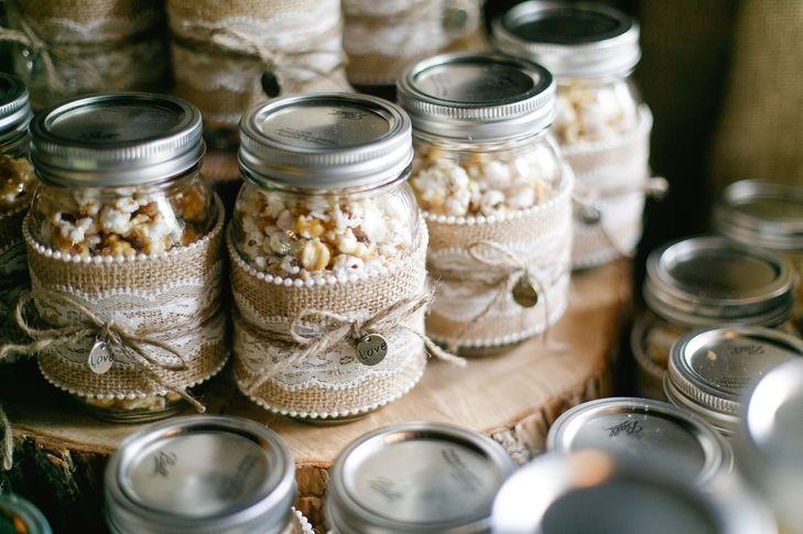 Hochzeit - DIY Popcorn Mason Jar Wedding Favors