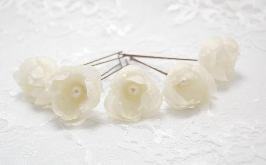 Hochzeit - Flower hair pins, Small hair flowers - set of 5, Wedding flowers, Small fabric flowers, Bridal hair flowers, Ivory hair accessories