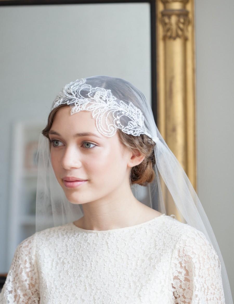 Mariage - Juliet Cap Veil with Beaded lace in Light Ivory, cathedral length veil, chapel length veil, 130s veil, Flapper veil, UK