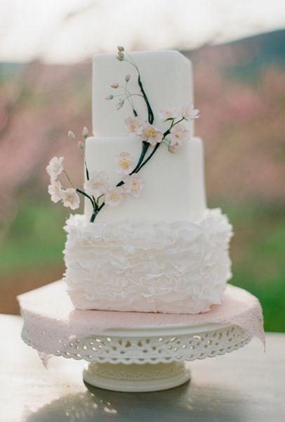 Hochzeit - 15 Incredibly Beautiful Japanese-Inspired Wedding Cakes