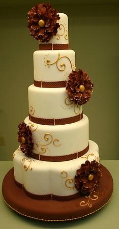 Hochzeit - Not Just White!  Stunning Wedding Cakes