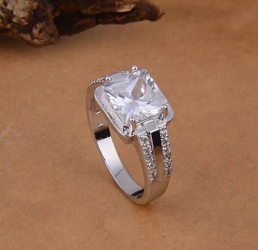 Mariage - Cubic Zirconia Ring Sterling Silver Ring Halo Ring Engagement Ring Wedding Jewelry Bridal Jewelry CZ Jewelry CZ Ring Promise Ring