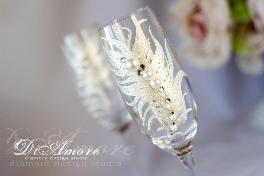 زفاف - Winter Wedding, frosty glass, White and Pearls/Peacock Feather Wedding Toasting Flutes/ Сrystal and Pearls Wedding/Luxury Traditional/2pcs/