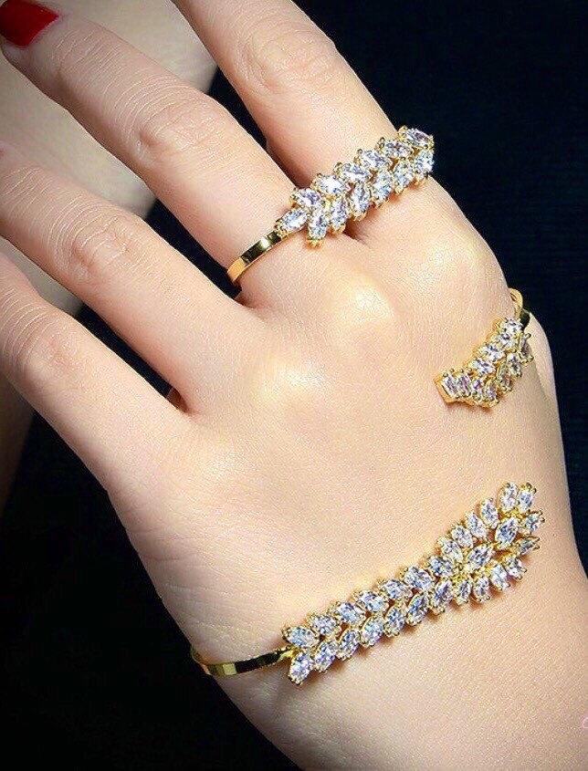 Hochzeit - 2 piece Diamond Hand Bracelet, wedding jewelry set, Palm Cuff Bracelet,4 finger ring,elegant unique hand jewelry,handlet,kundan jewelry