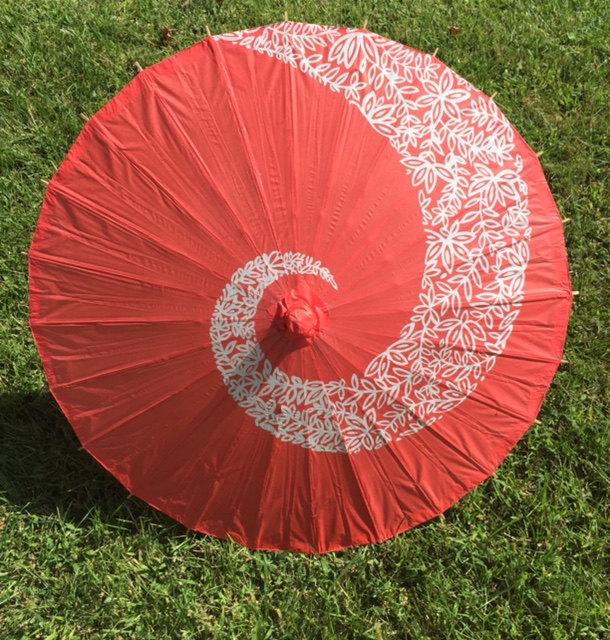 Mariage - Leaf Swirl Paper Parasol for Wedding Pictures, Red Paper Umbrella, Destination Wedding, Beach Wedding, Wedding Ceremony, Red