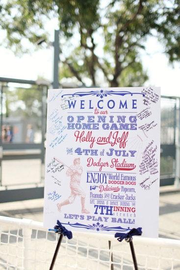 Mariage - Play Ball! 40 Ways To Incorporate Baseball Into Your Big Day