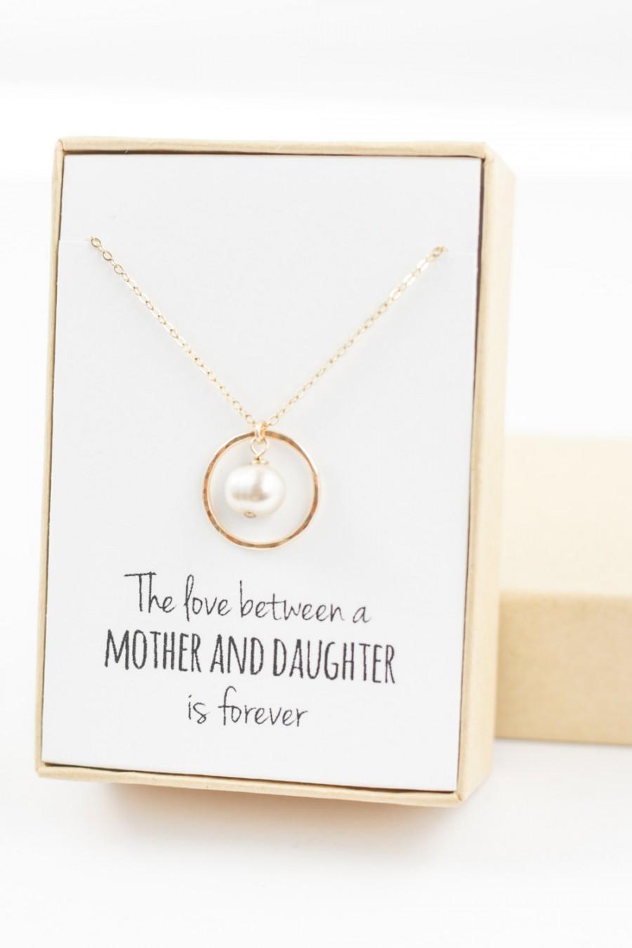 Свадьба - Mother of the Bride Gift (gold eternity necklace with pearl)