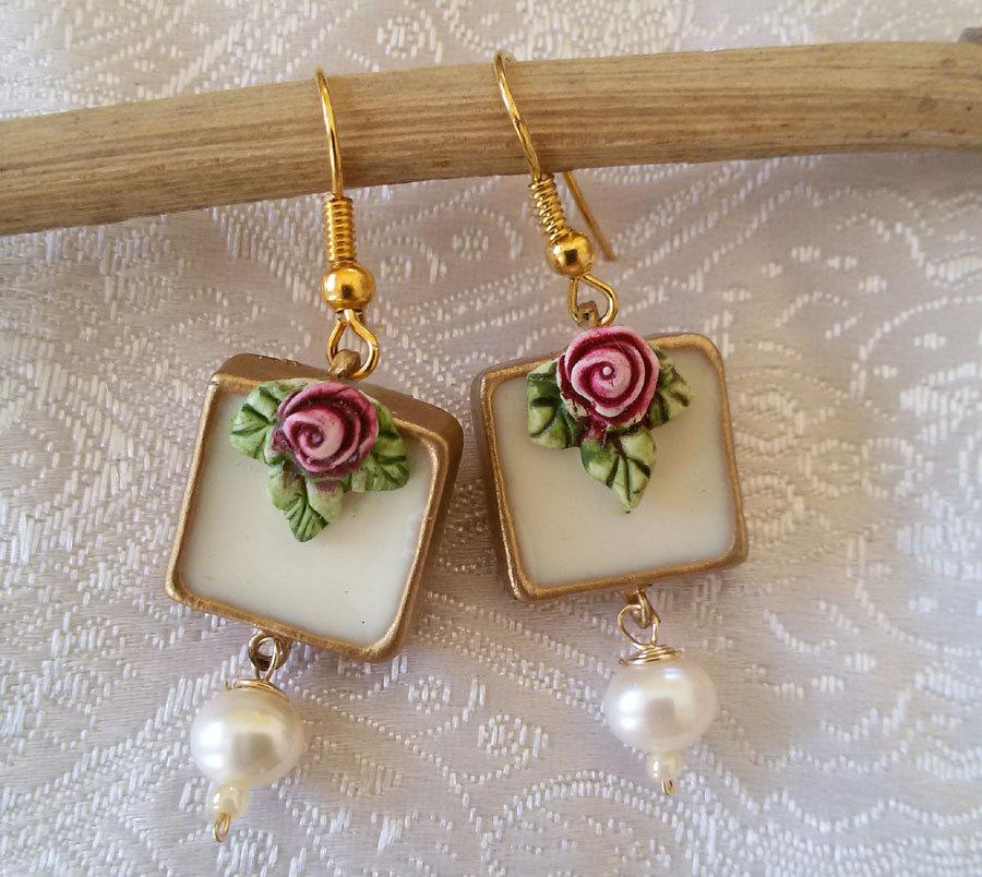Hochzeit - Wedding earrings vintage. bridal earrings. bride earrings. white dangle earrings. pearl earrings. clay earrings. rose earrings.