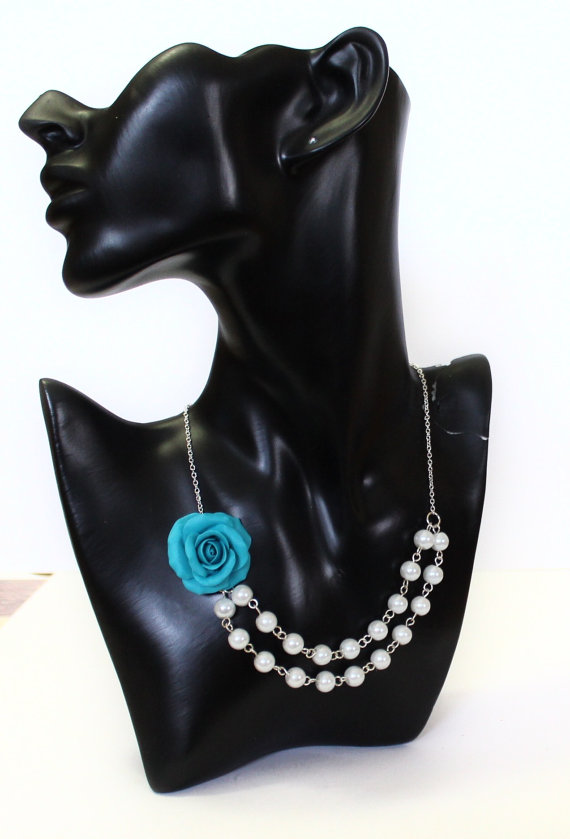 Hochzeit - Bridesmaid Necklace with Turquoise roses flower Necklace Wedding White pearls Necklace floral rose necklace. Necklace beach wedding