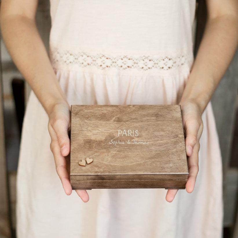 زفاف - Personalized wedding ring box. Rustic wooden ring box. Wedding ring holder. Delicate & romantic ring box. Unique handwritten personalization