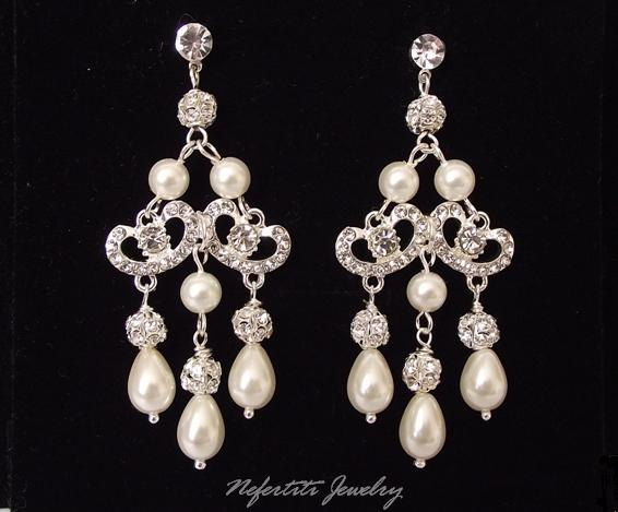 Mariage - Pearl Chandelier bridal earrings, Chandelier Wedding earings, Pearl bridal earings, Vintage style wedding earings,rhinestone & pearl earring