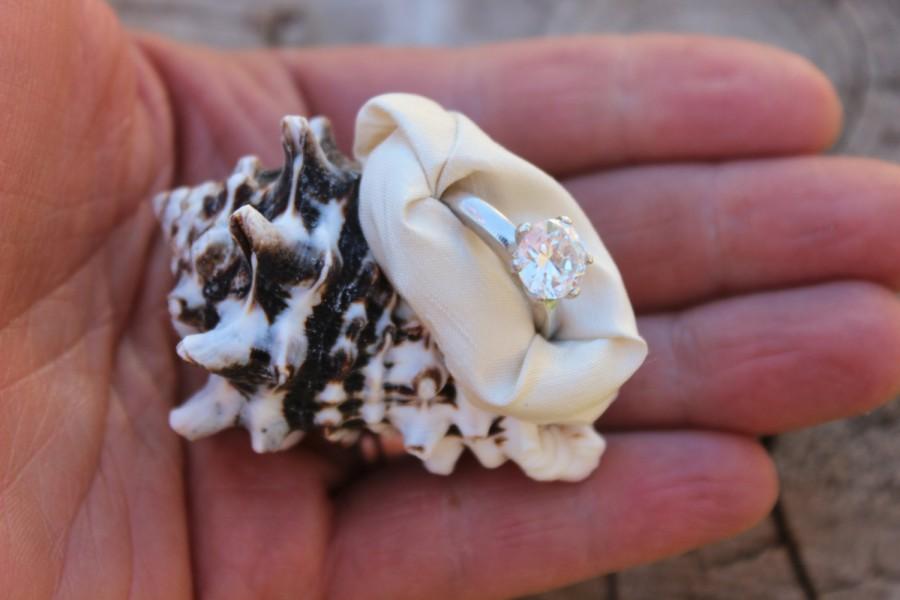Свадьба - Nautical Engagement Ring Box, Beach Proposal, Sea Shell, Organic, Unique, Natural, Engagement Gift, Shell Ring Dish, Shell Ring Holder