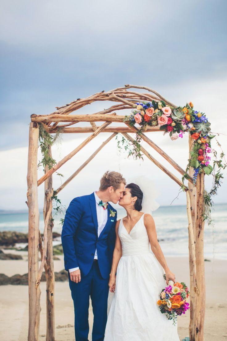 Свадьба - Beach Wedding Bursting With Colour