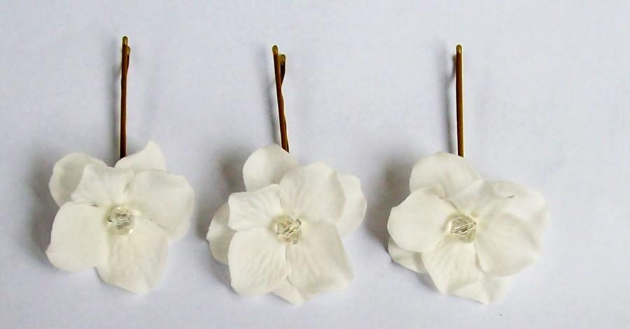 Hochzeit - 8 Hydrangea Flower Hair Clips Bridal Flower Hair Pins for Bridesmaids Flowergirls Everyday Hair Accessories