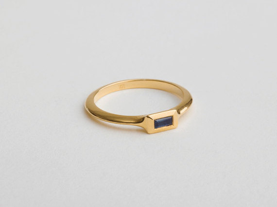 زفاف - Delicate blue sapphire baguette ring, Dainty Sapphire Engagement ring, String 14k 18k gold ring, women's saphire ring, sapphire Engagement