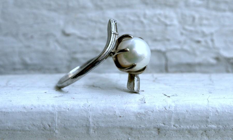 زفاف - Vintage Pearl and Diamond Ring in Platinum by Mikimoto.