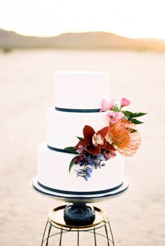 Hochzeit - Modern Floral Cake