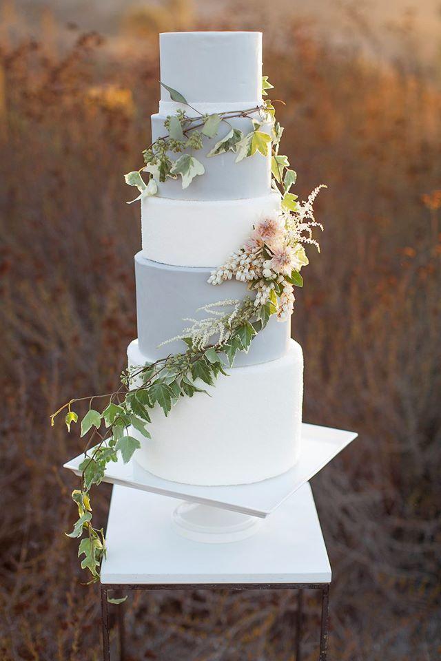 Mariage - Lovely Wedding Cakes And Treats From S'more Sweets In Southern California