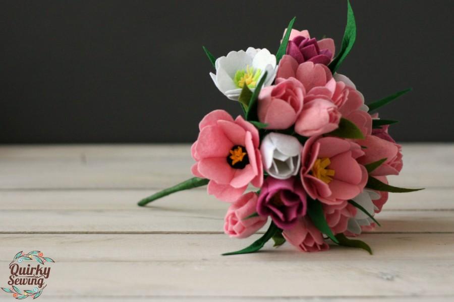 Wedding - Felt Tulip Bouquet, Felt Wedding Bouquet, Alternative Wedding Bouquet, Tulip Wedding Flowers, Spring Wedding,Pink Tulip Bouquet,Felt Flowers