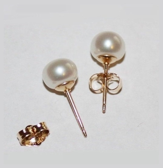 Hochzeit - 7.5 mm Genuine Pearl stud earrings, 14K gold fill pearl studs, gold pearl studs, Pearl earrings,Bridesmaids earring, maid of honor