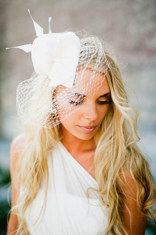 Свадьба - 20 Glamorous, Ethereal, And Elegant Bridal Hair Accessories To Consider