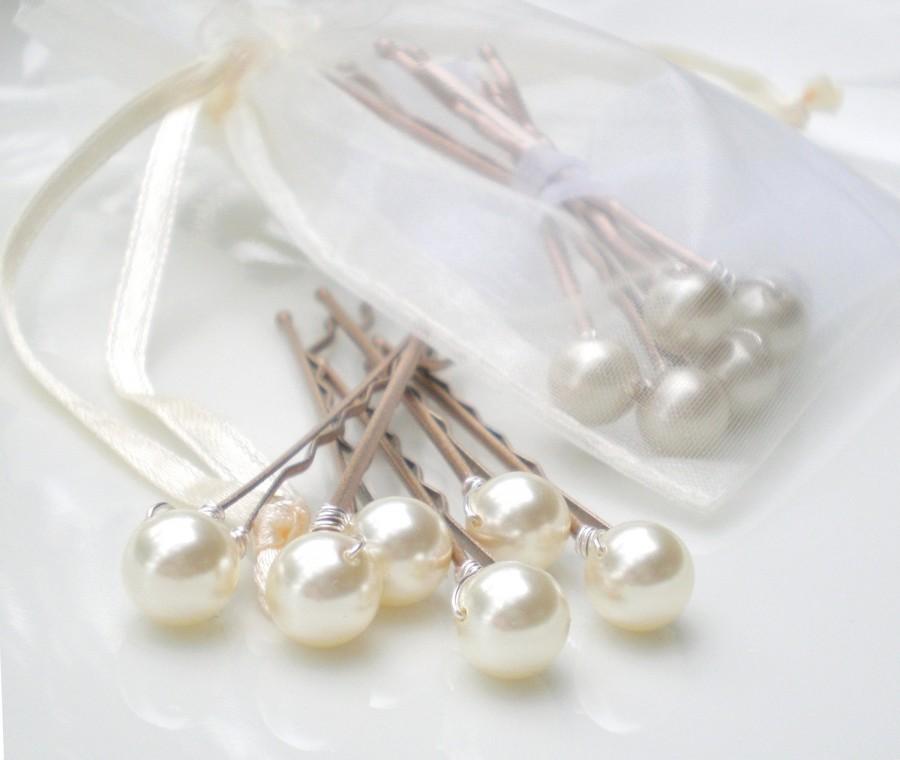 Свадьба - Ivory Bridal Pearl Hair Pins... Bride Maid Gift. Hair Jewelry. Chic Wedding Hair Pin Accessory