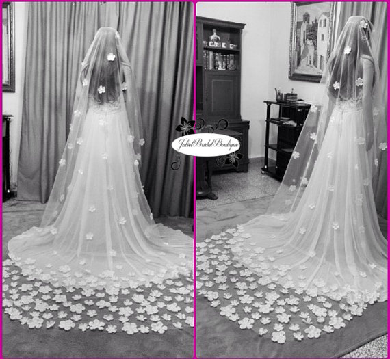 Свадьба - Mantilla wedding veil,lace mantilla veil,veil,simple veil,cathedral wedding veil,ivory wedding veil,Ivory Cathedral Length Lace Veil,White