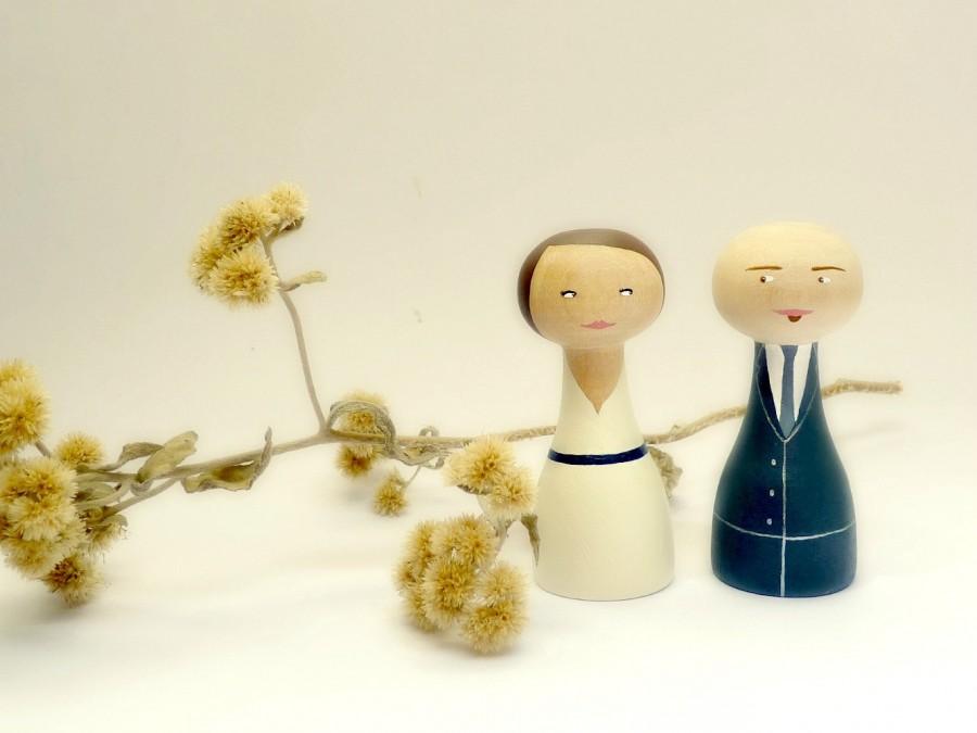Свадьба - Bride and groom cake topper Custom Wedding Personalized - Wooden art doll hand painted bald FREE SHIPPING
