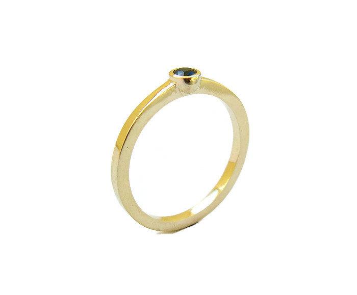 زفاف - Sapphire Gold RIng, Minimalist Engagement Ring, 14k Solid Gold Ring, Bezel, Simple, Flat Band, Sapphire Jewelry