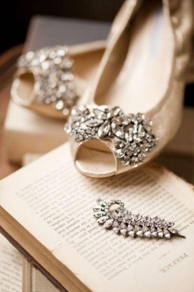 Mariage - Stylish Tuesday Flirting With Vintage - Loverly