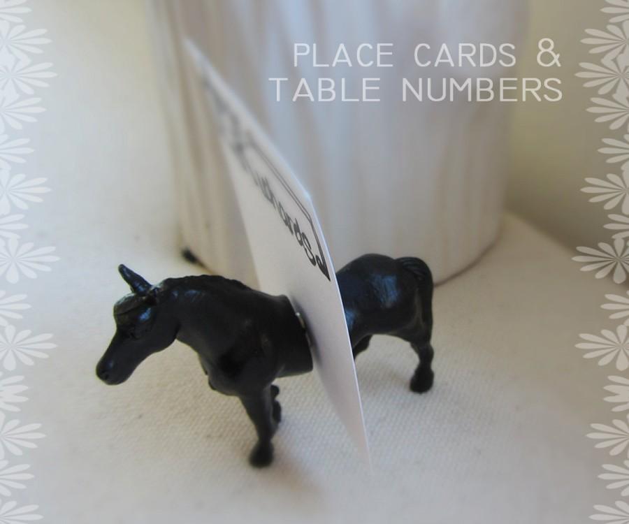 زفاف - Country Style Wedding Decor - Placecard or Table card Holders - Set of 50 whole animals (100 magnets) - Mix animals and color
