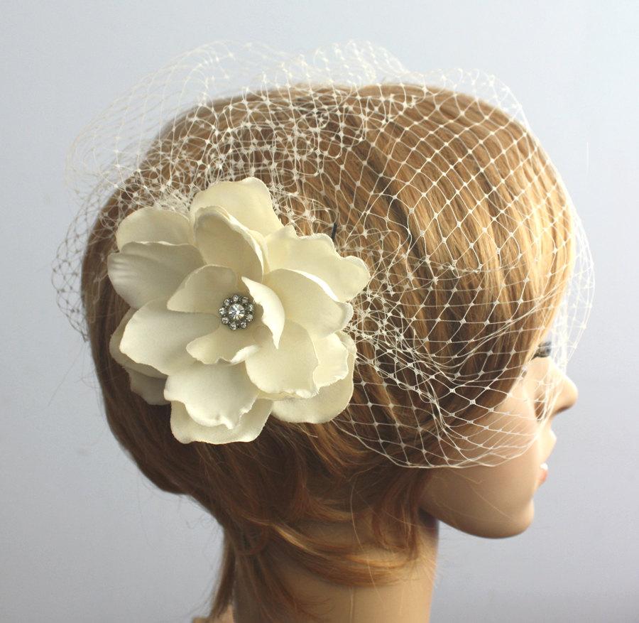 Hochzeit - Birdcage veil Vintage inspired Blusher and Detachable Bridal Fascinator Magnolia Wedding Reception - Acelin