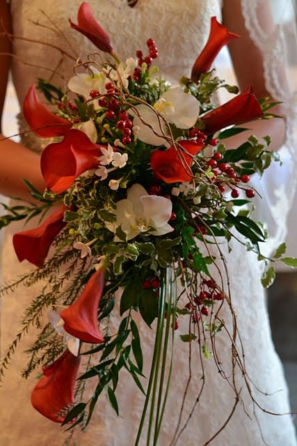 Hochzeit - Red and White Flowers