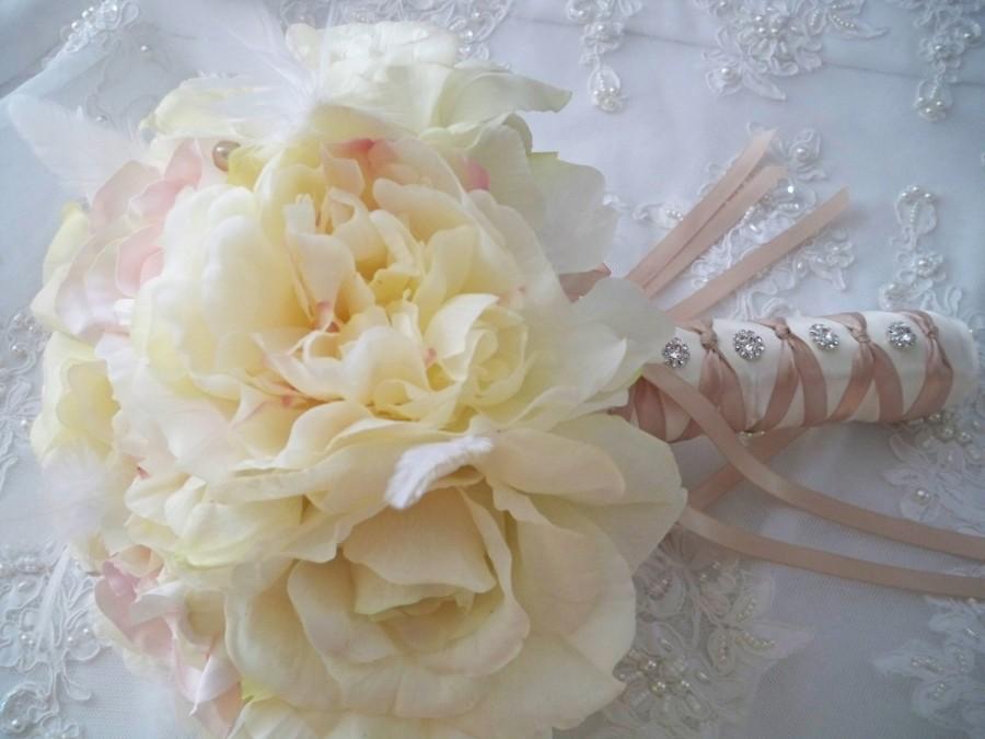 Свадьба - Renaissance Ivory and Champagne Bridal Bouquet Wedding Flower Package  Groom's and Groomsmen Boutonnieres