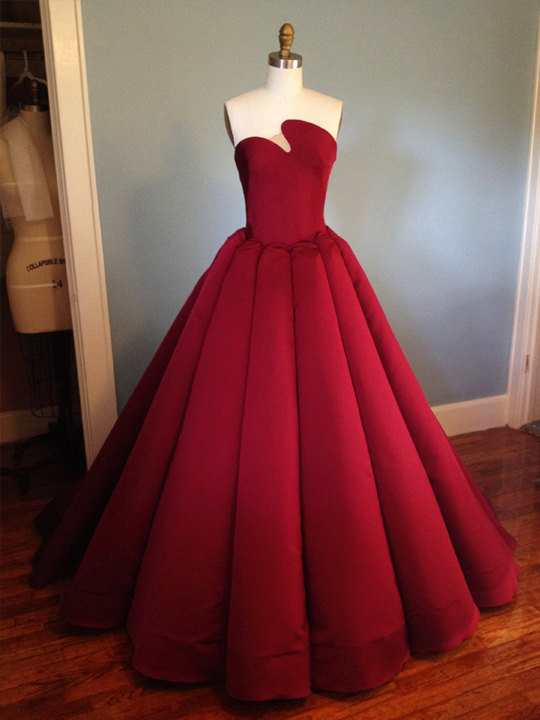 Mariage - Formal Gown, Wedding Gown, Modern Evening Wear, Silk, Ballgown, Custom Made, More Colors Available. Sizes 2-20