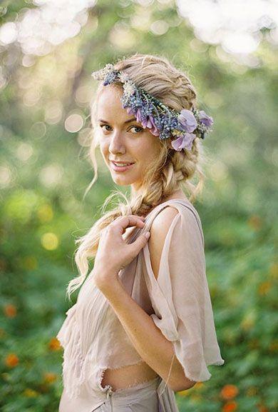Hochzeit - Community Post: 26 Flower Crowns That Are Perfect For Your Fall Wedding