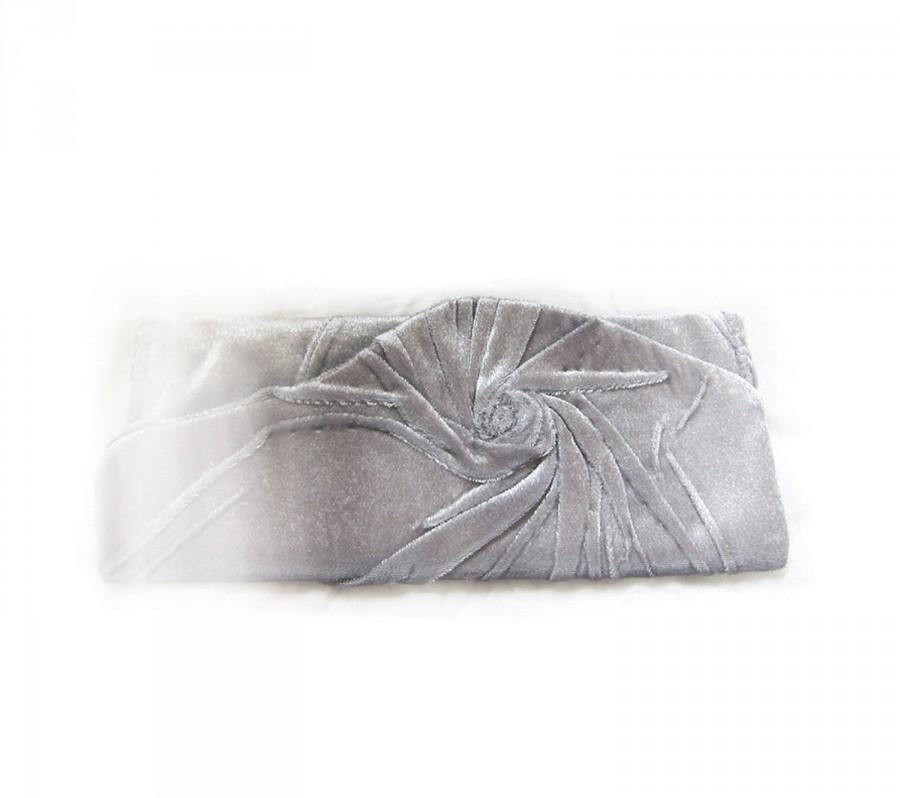 Свадьба - Silver Gray Love Clutch Bag Elegant and Retro.. Aristocratic  Clutch Bag .Bridal clutch... Unique Valentines day gift