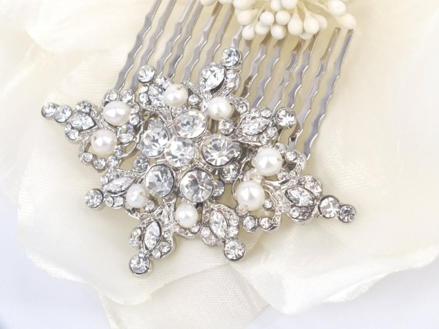 Hochzeit - Vintage Romance - Vintage style Clear  Rhinestone and Freshwater Pearl Bridal Comb