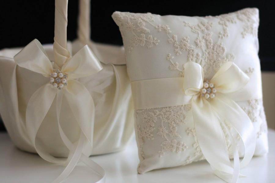 Hochzeit - Beige Lace Wedding Pillow Basket Set  Ivory Wedding Pillow Basket Set  Ivory Flower Girl Basket and Lace Ring Bearer Pillow
