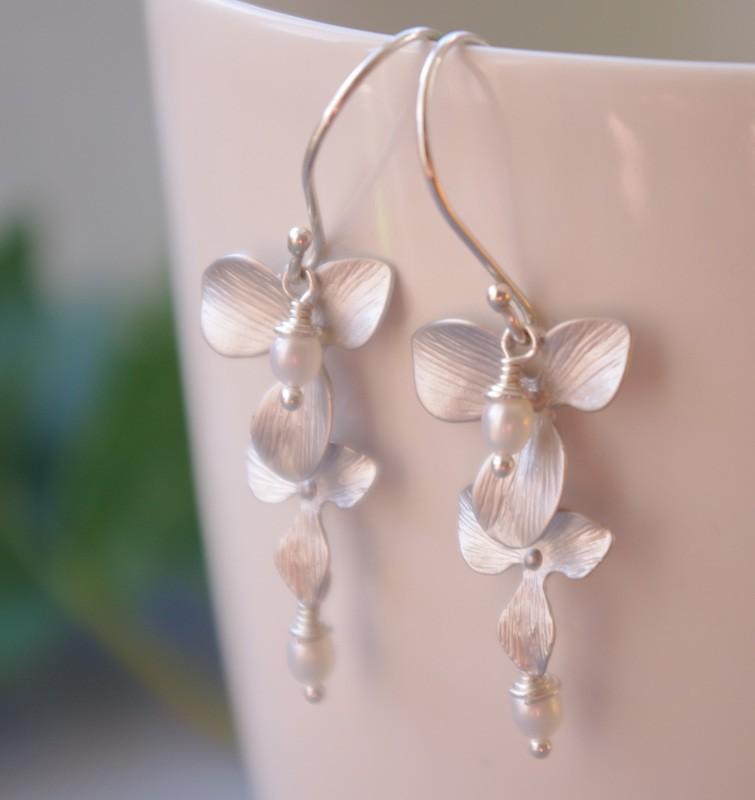 زفاف - Sterling Silver Orchid Earrings, Pearl Earrings, Maid Of Honor Gift, Bridal Wedding Jewelry, Nature Inspired Jewelry, Mother's Day Gifts